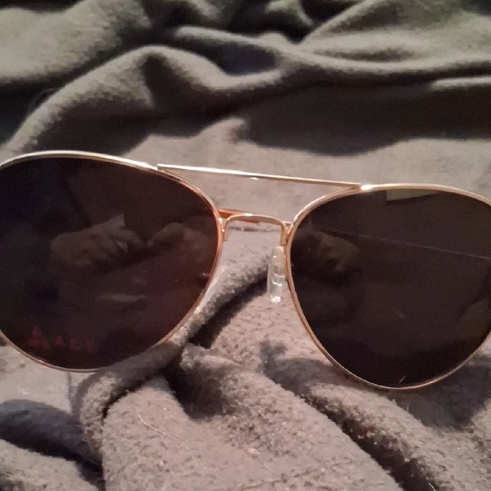 ✨ Stylish Gold Aviator Sunglasses | Chic & Timeless | Must-Have Accessory!